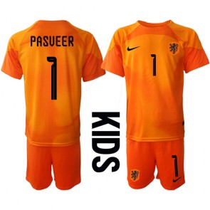 Nederländerna Remko Pasveer #1 Målvakt kläder Barn VM 2022 Bortatröja Kortärmad (+ korta byxor)